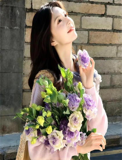 《程轻许》美学价值分析典范式的：艺术美感与审美特征探讨